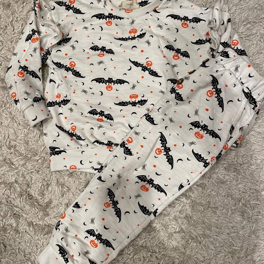 Jessica Simpson White and Orange Halloween Top